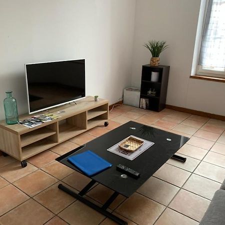 Appartement Avec Terrasse Gien Exterior photo