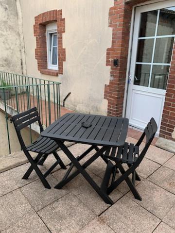 Appartement Avec Terrasse Gien Exterior photo